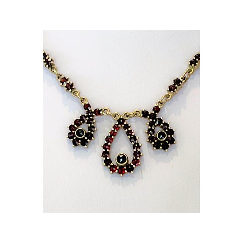 Granátový náhrdelník ve stříbře