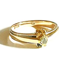 Zlatý prsten ze 14...