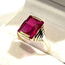 Zlatý prsten ze žlutého 14...