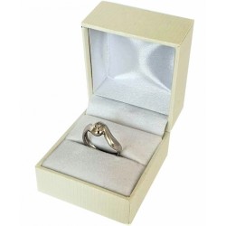 Briliantový prsten z bílého zlata