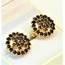 Stříbrné náušnice s granáty