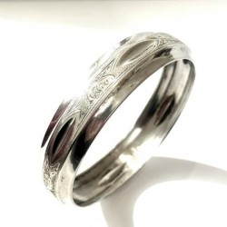 Stříbrný gravírovaný...