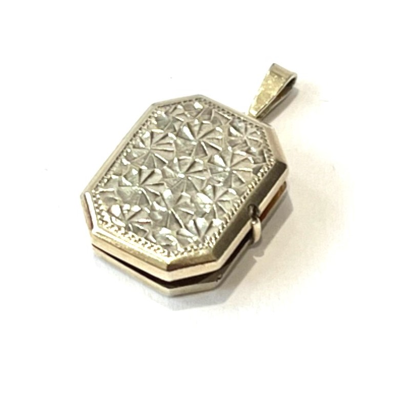 Starožitný stříbrný otvírací přívěšek – medailón