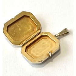 Starožitný stříbrný otvírací přívěšek – medailón