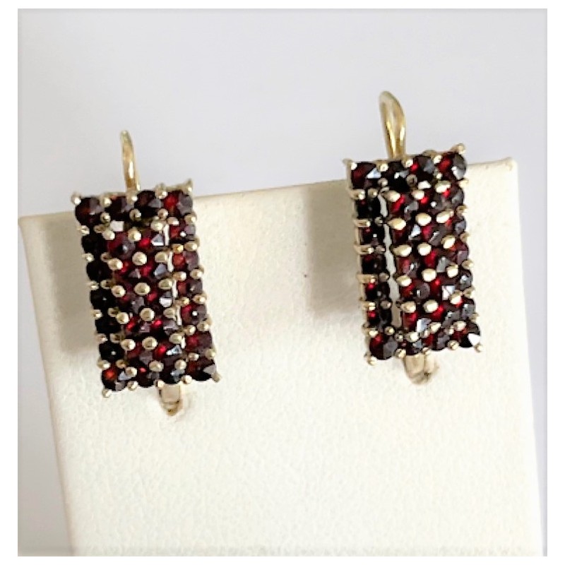 Stříbrné náušnice s českými granáty