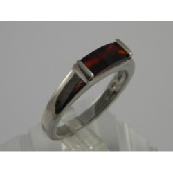 Stříbrný prsten s přírodními granáty